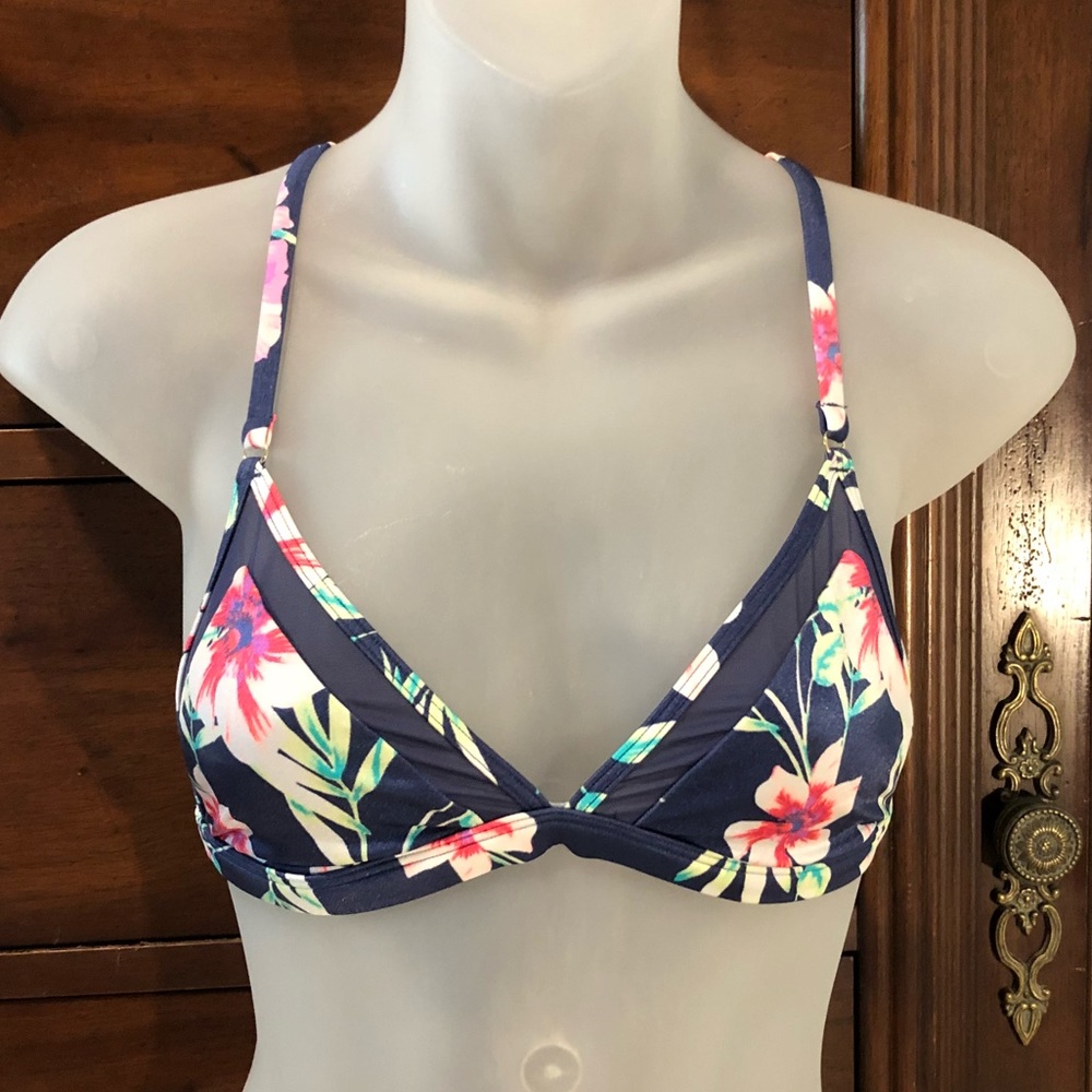 Victoria’s Secret Pink bralette
